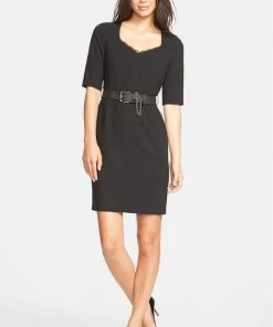 Adrianna Papell - Lace Neckline Short Dress 16PD77840