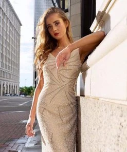 Aidan Mattox - MD1E200817 Sequin Embellished Sleeveless V Neck Gown