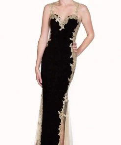 Cinderella Divine - 8988 Sleeveless Lace Sweetheart Fitted Dress Formal Gowns