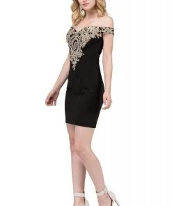 Dancing Queen - 3017 Off-Shoulder Appliqued Homecoming Dress