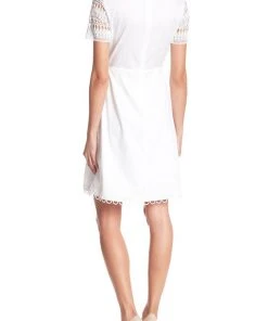 Elie Tahari - E303N607 Lace V-neck A-line Dress Cocktail Dresses
