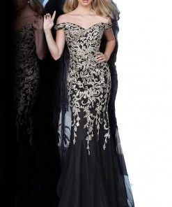 JVN By Jovani Formal Gowns Jovani - JVN3907 Lace Appliqued Tulle Mermaid Dress