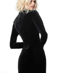 Jovani - Velvet Long Sleeves Cocktail Dress 3043SC - 2 Pc Black In Size 6 Available