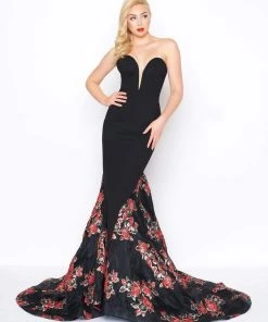 Formal Gowns Mac Duggal - 67673R Floral Plunging Fitted Mermaid Gown