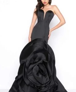Formal Gowns Mac Duggal - Black White Red Style 85513R