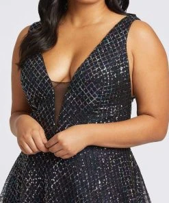 Mac Duggal Fabulouss - 77717F Sequined V-Neck And Back Long Dress Formal Gowns