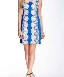 Cocktail Dresses Muse - V-Neck Sheath Dress M2323M