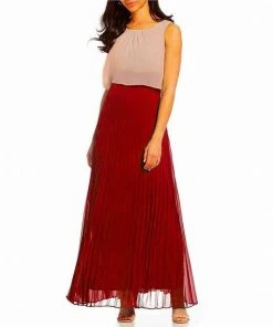 Sangria - DWKO624 Sleeveless Popover Accordion Dress