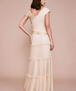 Formal Gowns Tadashi Shoji - Embellished Cap Sleeve Tiered A-line Dress - 1 Pc Gold In Size 4 Available