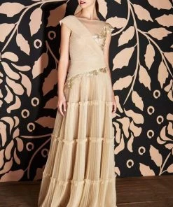 Formal Gowns Tadashi Shoji - Embellished Cap Sleeve Tiered A-line Dress - 1 Pc Gold In Size 4 Available