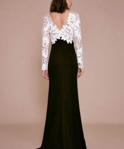 Formal Gowns Tadashi Shoji - Long Sleeve Embroidered Sheath Dress - 1 Pc Black/Nude In Size 8 Available 8 Formal Gowns Tadashi Shoji - Long Sleeve Embroidered Sheath Dress - 1 Pc Black/Nude In Size 8 Available