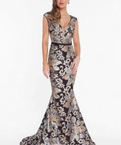 Terani Couture - 1823E7351 Sequined Lace Deep V-neck Trumpet Dress
