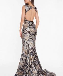 Terani Couture - 1823E7351 Sequined Lace Deep V-neck Trumpet Dress