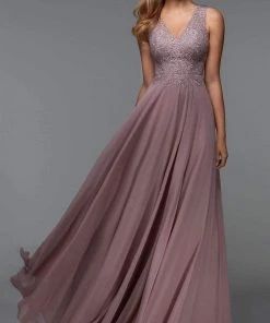 Alyce Paris - 27528 Embellished Bod Flowy Dress