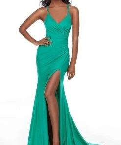Alyce Paris - 61156 Shirred High Slit Gown