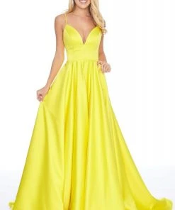 Ashley Lauren - 1794 Deep V-neck Satin A-line Gown