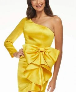 Ashley Lauren - 4463 Asymmetrical Fitted Cocktail Dress