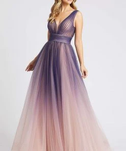 Ieena Duggal - 20221I Plunging V-Neck Pleated Ombre Gown