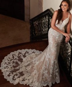 Lo'Adoro Bridal By Rachel Allan - M755 Plunging V Neck Lace Tule Gown 10 Lo'Adoro Bridal By Rachel Allan - M755 Plunging V Neck Lace Tule Gown