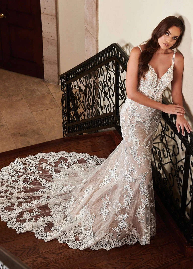 Lo'Adoro Bridal By Rachel Allan - M755 Plunging V Neck Lace Tule Gown 7 Lo'Adoro Bridal By Rachel Allan - M755 Plunging V Neck Lace Tule Gown