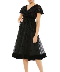 Mac Duggal - 67854 V-Neck Floral Appliqued Dress