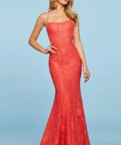 Sherri Hill - 53359 Allover Lace Sexy Back Fitted Dress